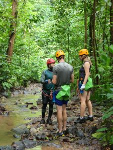 rappelling vs canyoning 2